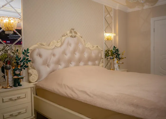 Center Candle Apartment