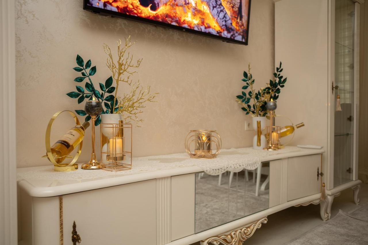 Apartment Center Candle