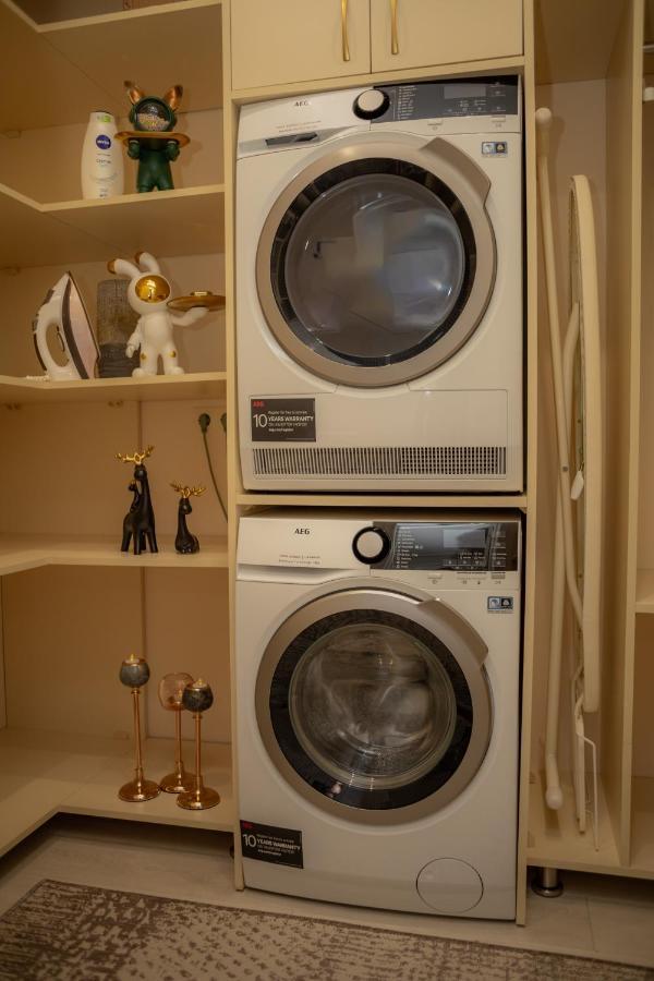 Center Candle Apartment *