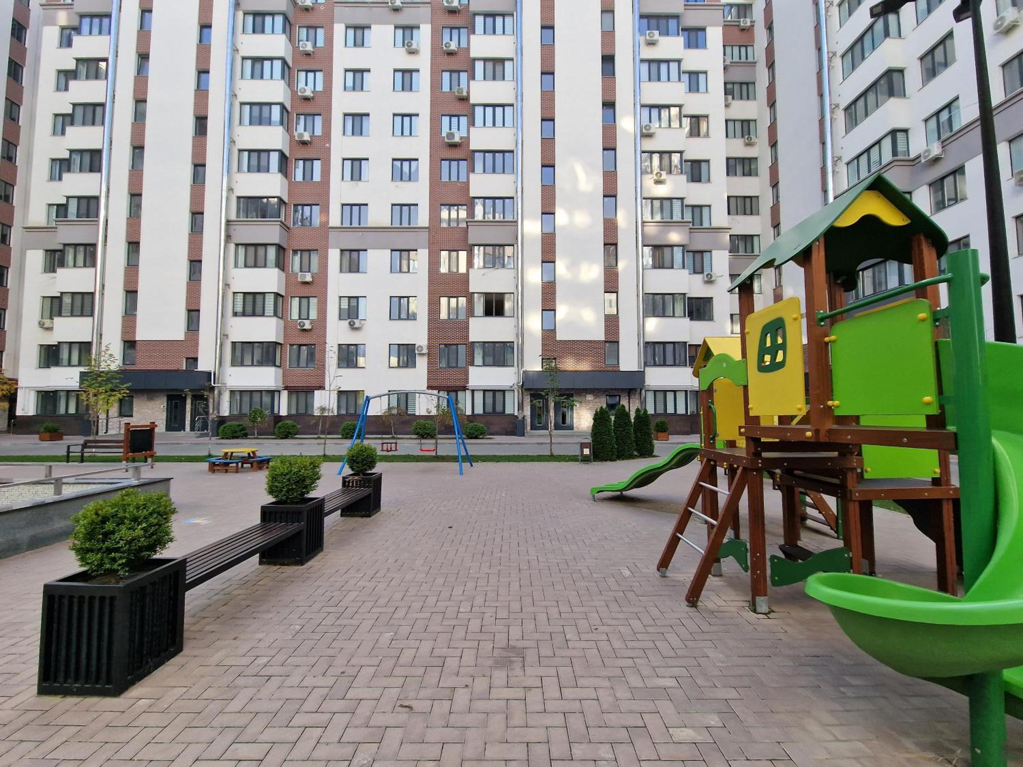 Center Candle Apartment *